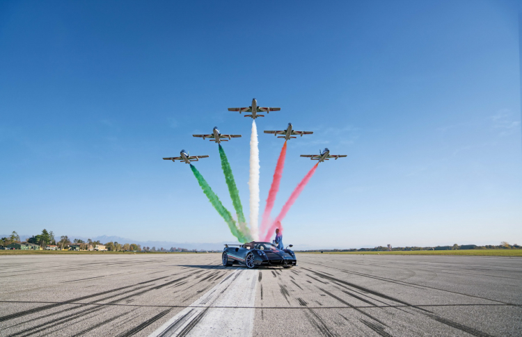 Pagani Huayra Tricolore: siêu xe lấy cảm hứng từ không lực Ý, giới hạn 3 chiếc, giá từ 6,7 triệu USD
