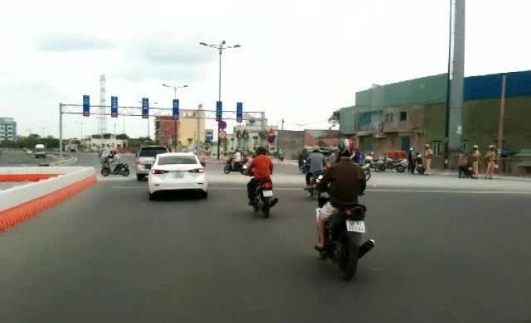 Từ chợ Thủ Đức đường Kha Vạn Cân rẽ trái Phạm Văn Đồng Từ chợ Thủ Đức đường Kha Vạn Cân rẽ trái Phạm Văn Đồng