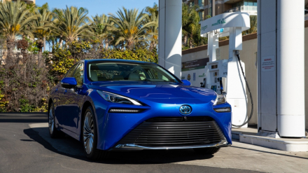 2021-Toyota-Mirai-18.jpg