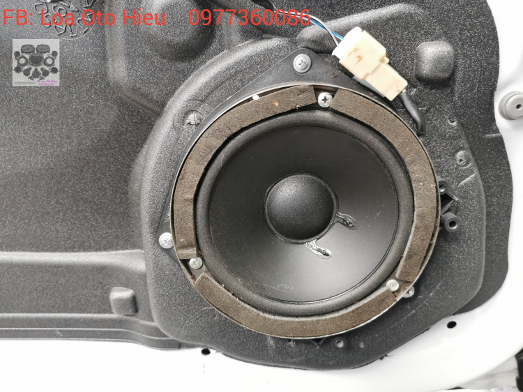 Nâng cấp âm thanh cho VinFast Lux SA với hệ thống loa McIntosh đẳng cấp nổi tiếng thế giới.