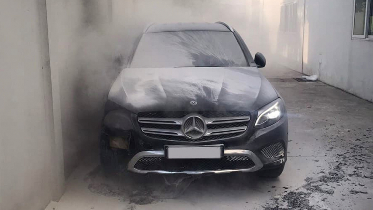 Mercedes-Benz Việt Nam lên tiếng về vụ xe GLC cháy tại Hà Nội