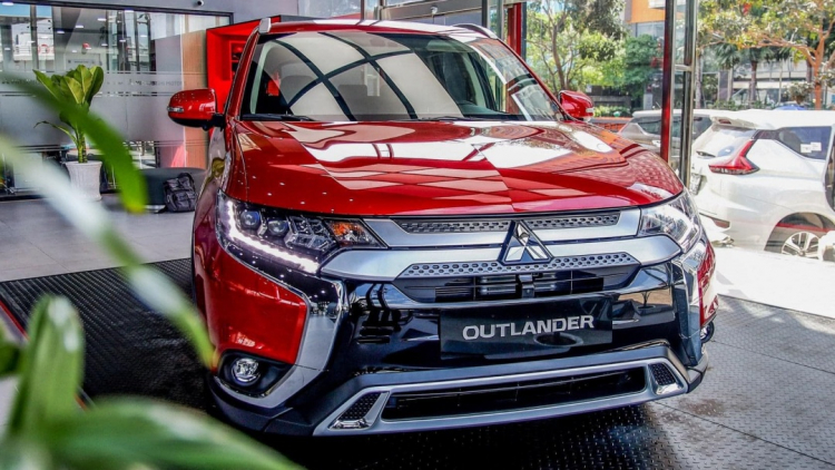 Xin báo giá xe Outlander 2.4 2020 Premium