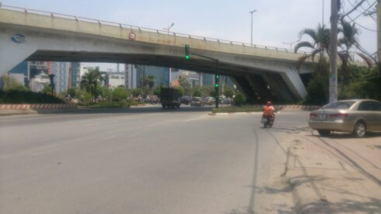 "CSGT" ở cầu sài gòn 2 ???