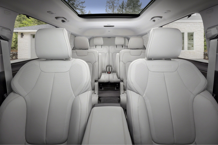 Jeep Grand Cherokee L 2021 ra mắt: 3 hàng ghế, thiết kế sang trọng, đầy ắp công nghệ