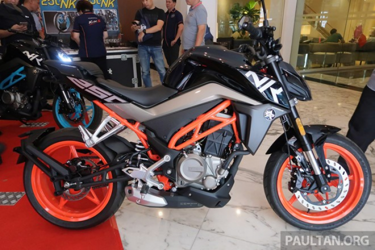 KTM 790 Duke giá 340 triệu đồng: động cơ mới, có sẵn quickshift, trợ lực tay lái