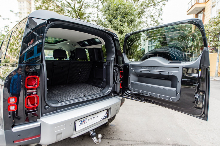 Land Rover Defender 110 nhập tư báo giá 6,3 tỷ đồng, cạnh tranh với xe chính hãng