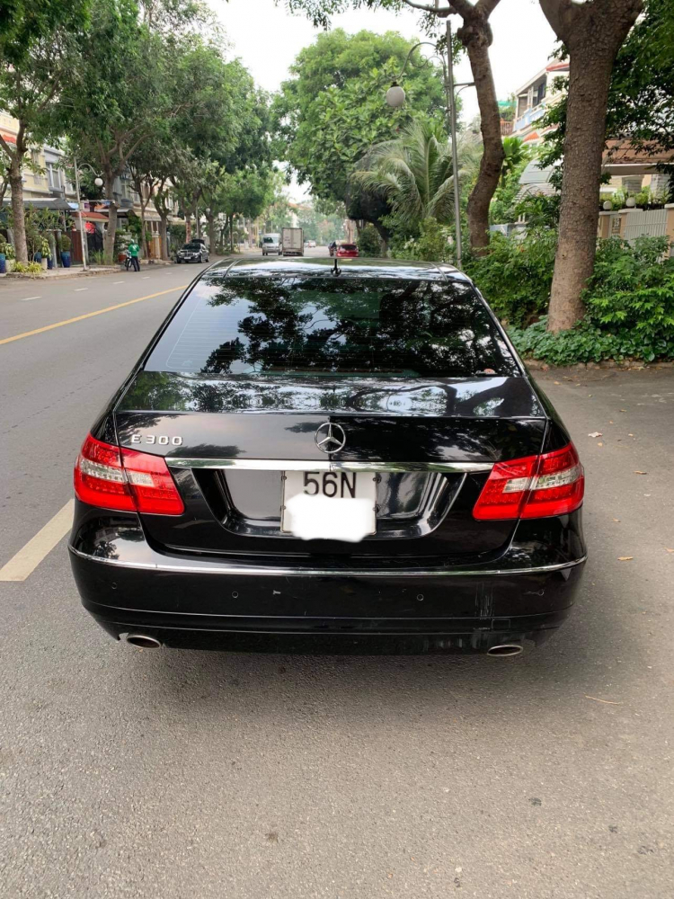 Q.2 - TPHCM. Mercedes E300 Sedan xe nhà chính chủ đăng ký cuối 2009. Một đời chủ