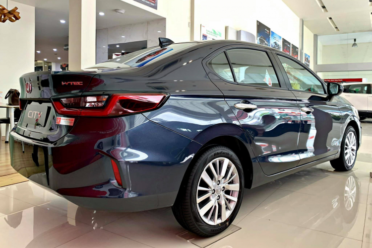 Honda City 2021 bắt đầu tới tay khách hàng đặt trước và lăn bánh trên đường