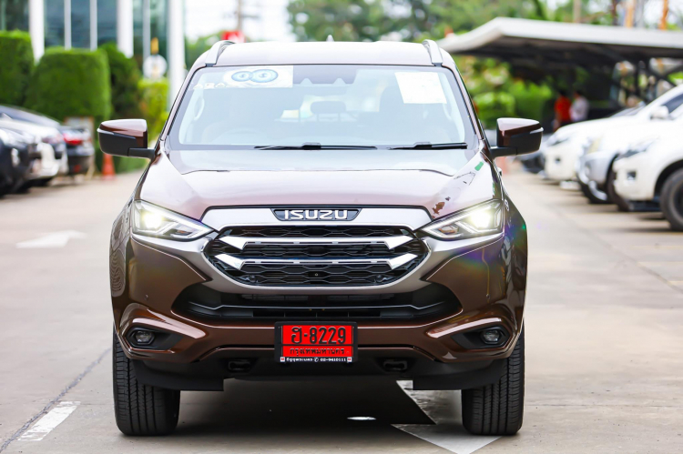 Vừa ra mắt, Isuzu Mu-X thế hệ mới sắp về Việt Nam đã vượt mặt Fortuner tại Thái Lan