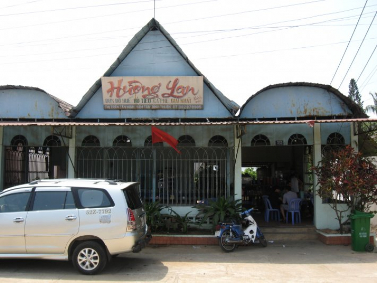 Ăn sáng trên đường đi Phan Thiết Ăn sáng trên đường đi Phan Thiết