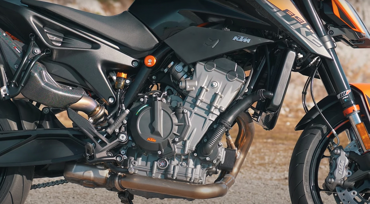 KTM 890 Duke 2021 lộ diện: 3 chế độ lái, ống xả Akrapovic, tuỳ chọn quickshift