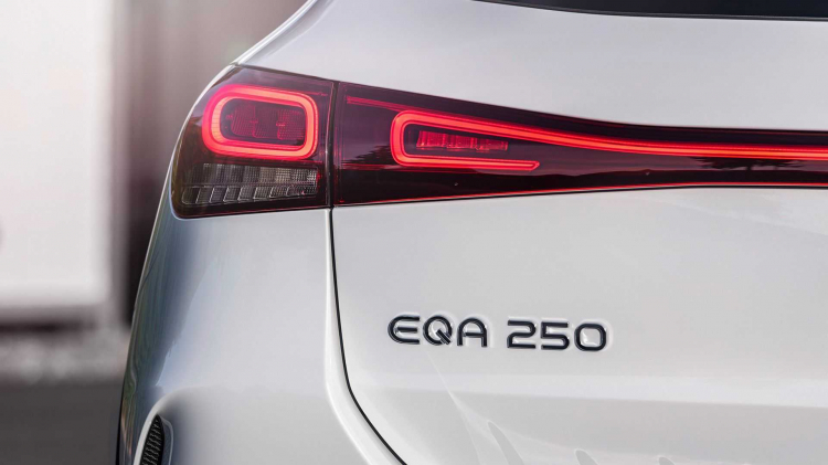 Mercedes-Benz EQA ra mắt: mẫu xe điện kỳ vọng thay đổi ngành ô tô trong tương lai