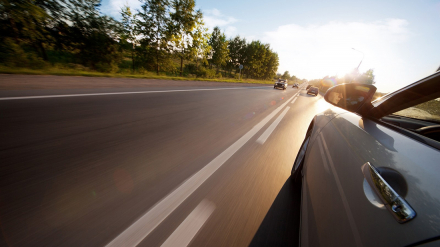 ds-image-car-on-highway-large-format_9189.jpg