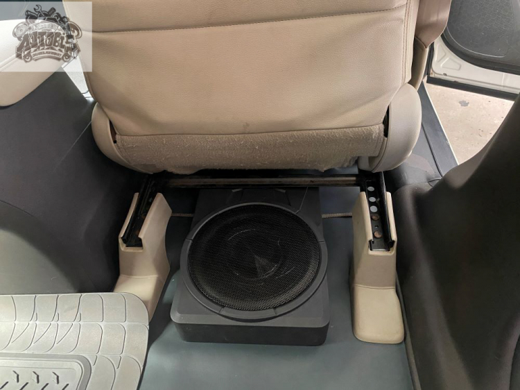 Cách âm cho xe Honda CRV kết hợp nâng cấp hệ thống âm thanh và đầu phát cao cấp Pioneer ZF9350BT tích hợp bộ VietMap