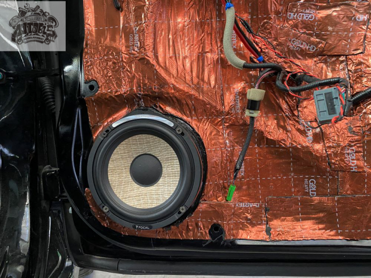 Honda Civic chơi âm thanh với Cột A - Cột B và cách âm toàn bộ xe