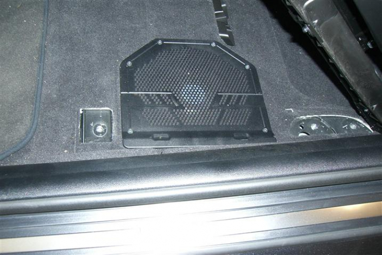 Gắn sub hơi cho Bmw seri 5. Gắn sub hơi cho Bmw seri 5.