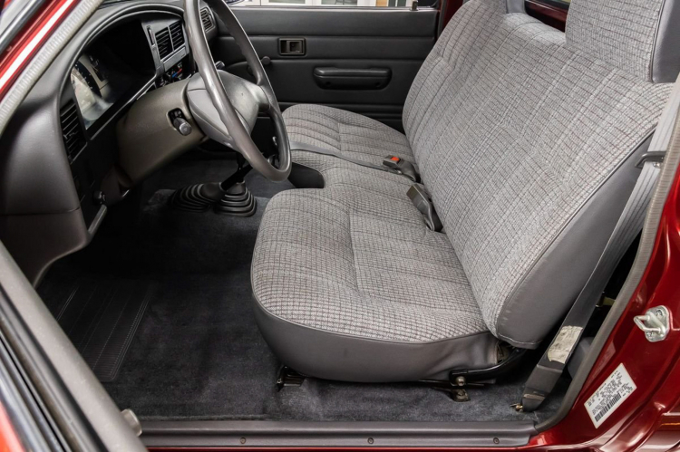 “Xe cọp” Toyota Hilux đời 1991 có giá 44.900 USD tại Mỹ “Xe cọp” Toyota Hilux đời 1991 có giá 44.900 USD tại Mỹ