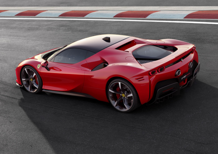 Siêu phẩm Ferrari SF90 Stradale đầu tiên về Việt Nam, giá bán hàng chục tỷ đồng