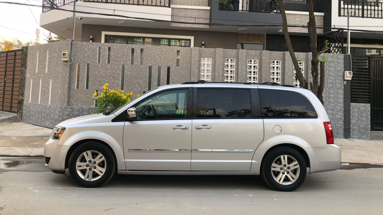 “Của lạ” Dodge Grand Caravan đời 2008: MPV 7 chỗ hàng hiếm tại Việt Nam