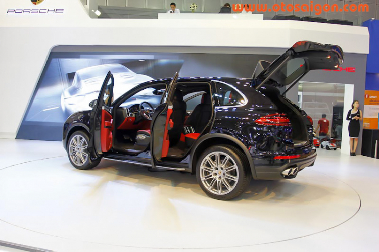 Porsche Cayenne 2015 tại Việt Nam sẽ được bảo dưỡng 4 năm miễn phí