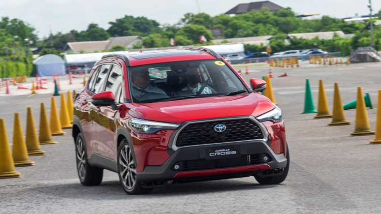 Bán ra chỉ 6 tháng, Toyota Corolla Cross vẫn đủ sức dẫn đầu doanh số CUV tại Thái Lan năm 2020