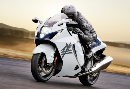 2022-Suzuki-Hayabusa-20-e1612514950100.jpg