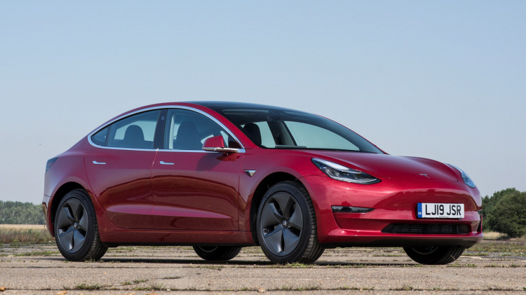 [Video] Mãn nhãn xem Tesla nâng cấp phần mềm cho hàng trăm chiếc Model 3 cùng một lúc