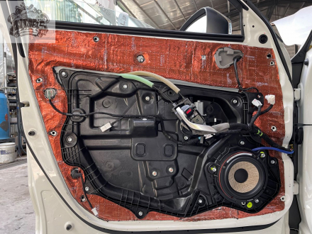 Độ âm thanh cho xe Mazda CX8 - Cách âm cho xe Mazda CX8-24.jpg