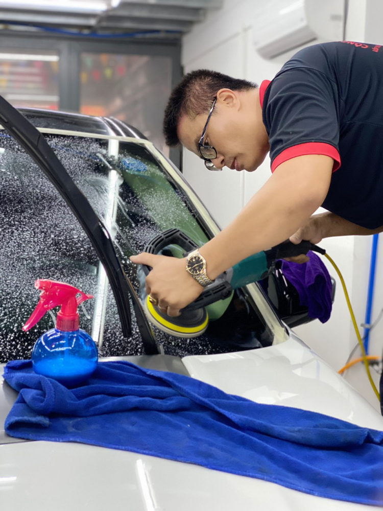 showroom lốp và chăm sóc xe ô tô Trang Ngọc Anh quận 9