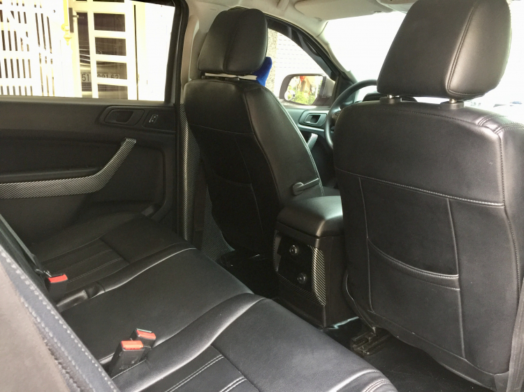 Ford Everest Ambient AT 10 cấp lăn bánh 2019