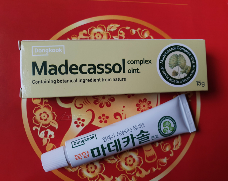 Thuốc bôi mau lành vết thương Madecassol 15g (Hàn Quốc)