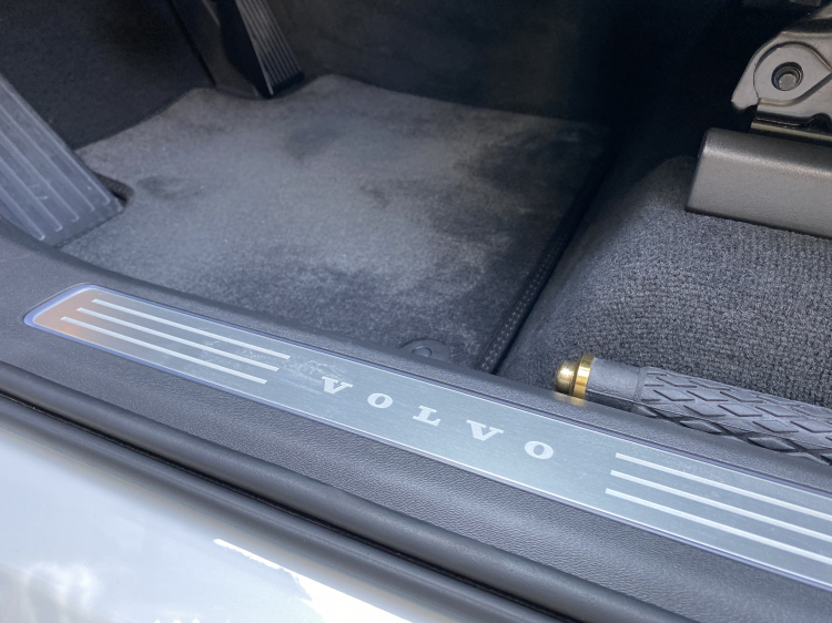 Volvo XC90 T6 ít chạy 18.000 miles - cuối 2018 - xe mới tinh