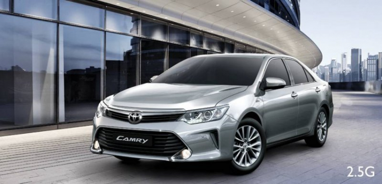 Toyota Camry 2015 ra mắt tại Hà Nội, giá cao hơn 50 – 80 triệu đồng