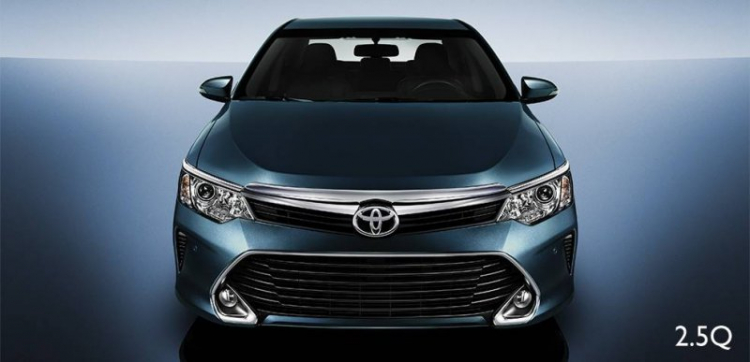 Toyota Camry 2015 ra mắt tại Hà Nội, giá cao hơn 50 – 80 triệu đồng