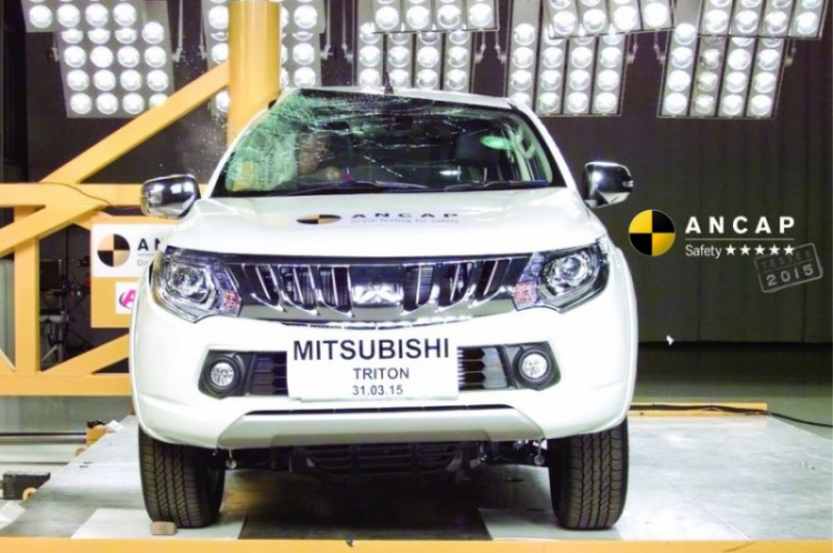 Mitsubishi Triton 2015 được ANCAP đánh giá an toàn 5 sao