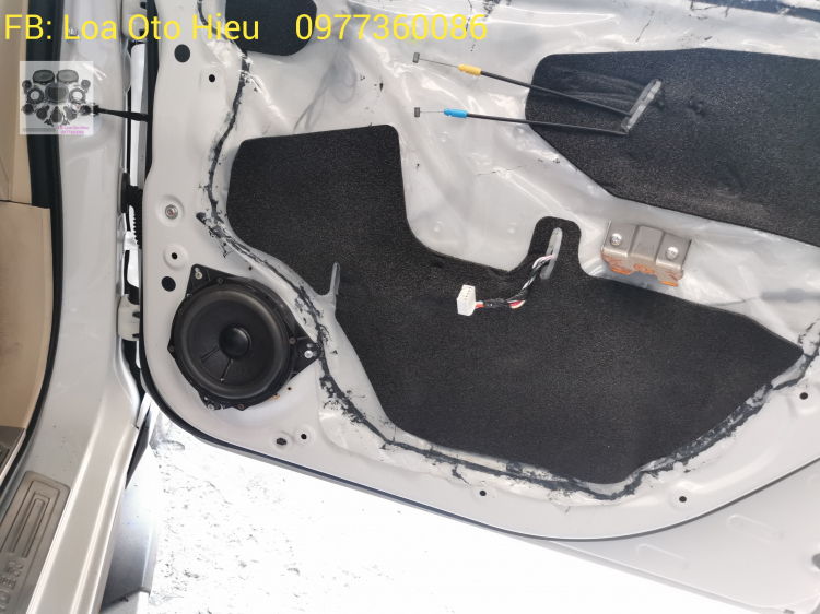 Nâng cấp âm thanh Mitsubishi Xpander MT sừng trâu với hệ thống loa Mark Levinson.
