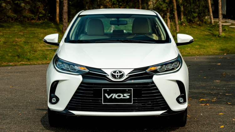 Toyota Vios White 9.jpg