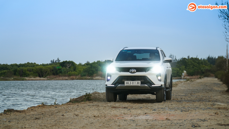 otosaigon.com-toyota-fortuner-legender-7.jpg