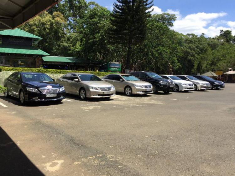 Toyota Camry 2015 ra mắt tại Hà Nội, giá cao hơn 50 – 80 triệu đồng Toyota Camry 2015 ra mắt tại Hà Nội, giá cao hơn 50 – 80 triệu đồng