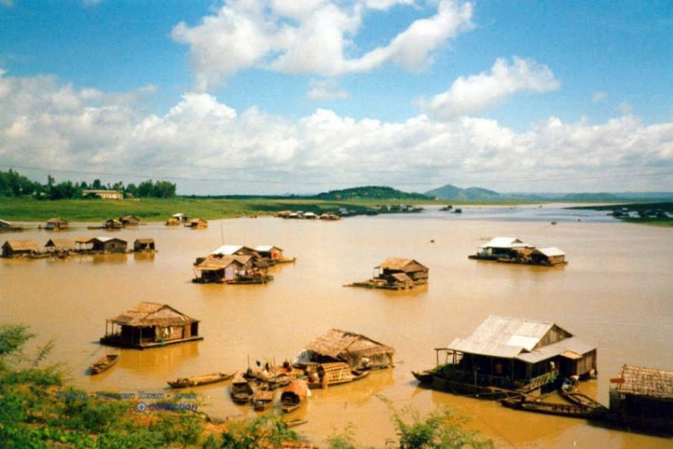 Hình ảnh cực kỳ quý giá về Việt Nam ( 1980 ) Hình ảnh cực kỳ quý giá về Việt Nam ( 1980 )