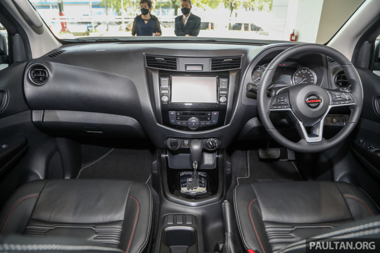 Nissan Navara 2021 ở Malaysia vẫn dùng động cơ diesel 2.5 lít thay vì loại 2.3 twin turbo mới Nissan Navara 2021 ở Malaysia vẫn dùng động cơ diesel 2.5 lít thay vì loại 2.3 twin turbo mới
