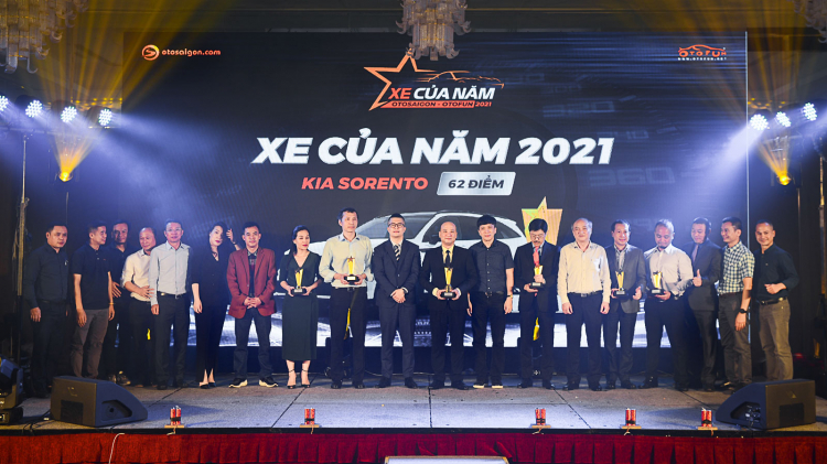 Đại diện các hãng nhận danh hiệu Xe được yêu thích nhất phân khúc.jpg Đại diện các hãng nhận danh hiệu Xe được yêu thích nhất phân khúc.jpg