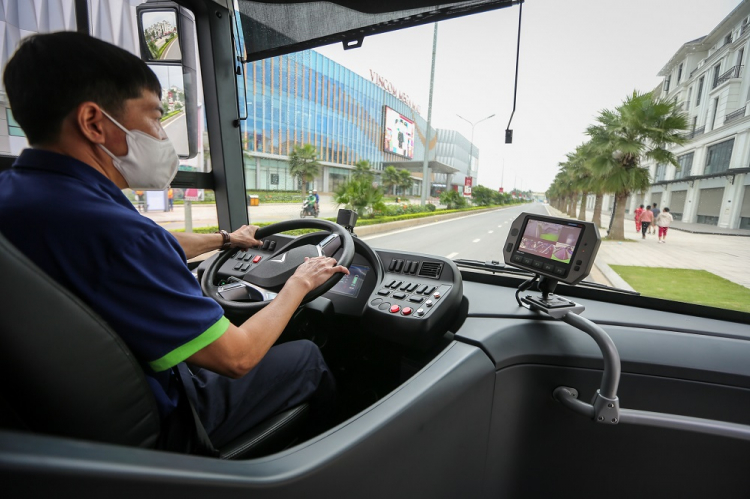 VinBus chính thức vận hành tuyến xe buýt điện đầu tiên tại Việt Nam