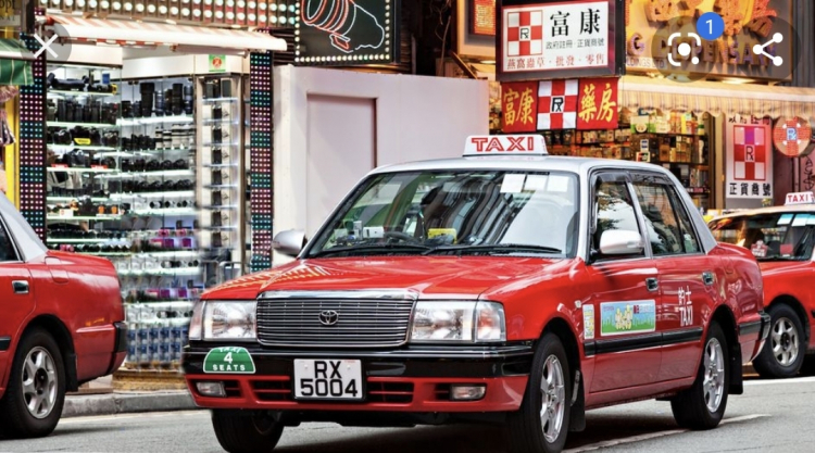 Gần 25 năm tuổi, “xe chủ tịch” Toyota Crown biển ngũ quý có giá gần 800 triệu đồng