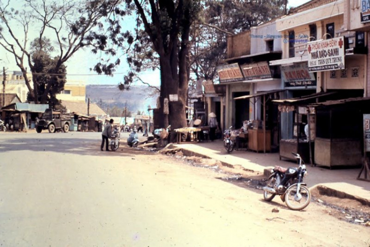 Hình ảnh cực kỳ quý giá về Việt Nam ( 1980 ) Hình ảnh cực kỳ quý giá về Việt Nam ( 1980 )