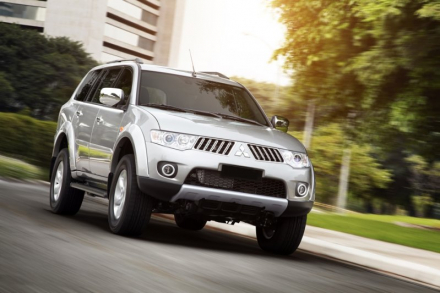 2012-Mitsubishi-Pajero-Sport-Dakar-wallpapers4.jpg