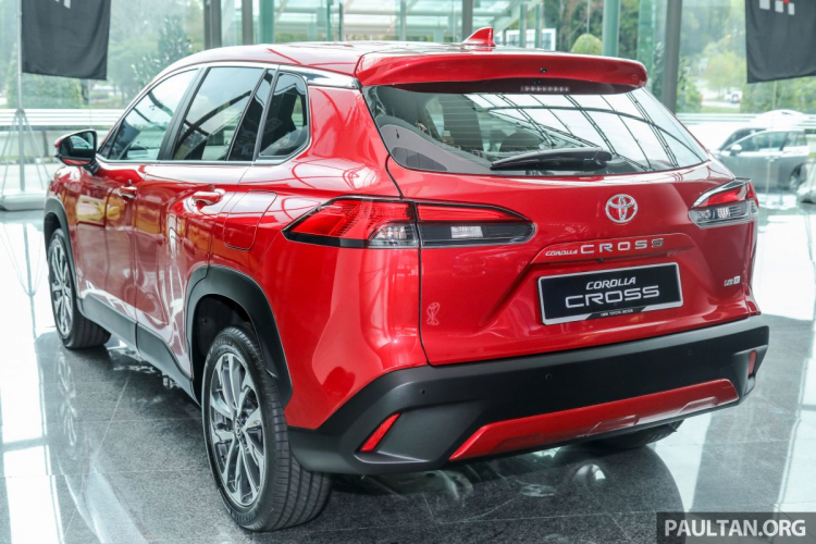 2021-Toyota-Corolla-Cross-1.8-V-Malaysia_Ext-2-1200x800.jpg