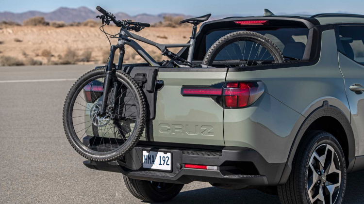 2022-hyundai-santa-cruz-bed-with-bike.jpg 2022-hyundai-santa-cruz-bed-with-bike.jpg