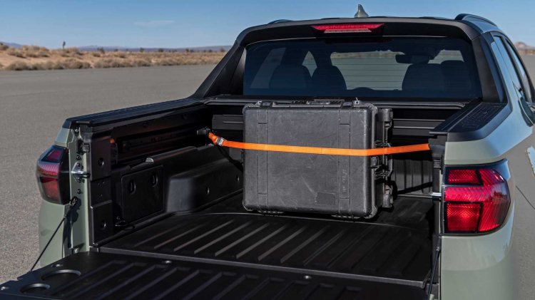 2022-hyundai-santa-cruz-secured-cargo.jpg 2022-hyundai-santa-cruz-secured-cargo.jpg