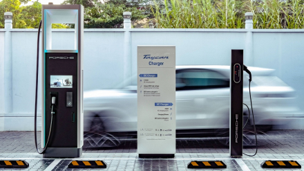 Taycan-Charging-Pedestal-1.jpg